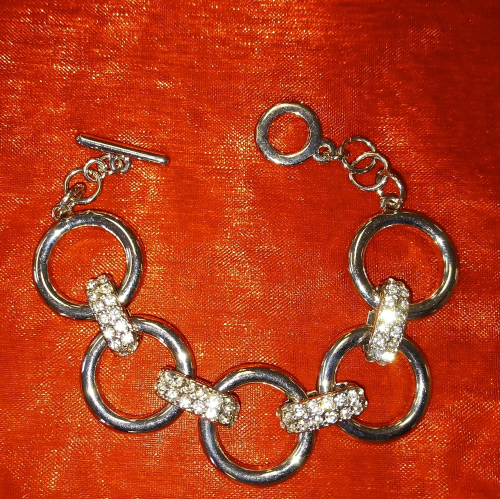 Toggle Bracelet - Picture 2 of 6